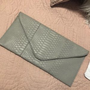 Large envelope clutch